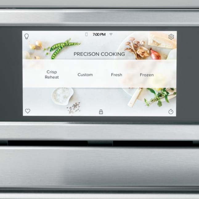 A close up of the full-color display. The precision cooking mode shows the available options.