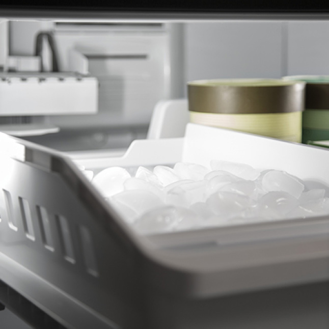 GE GFE28GYNFS 27.7 cu. ft. French Door Refrigerator in Fingerprint